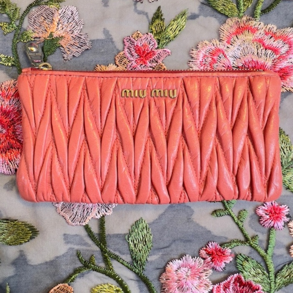MIU MIU Clutch in Peach Pink 
 Nappa Matelassé Leather Mini Wallet